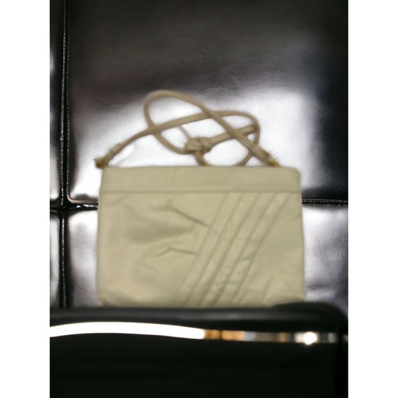 Unbranded Handbags - Vintage Leather Purse, Beige With Leather Clip On Strap